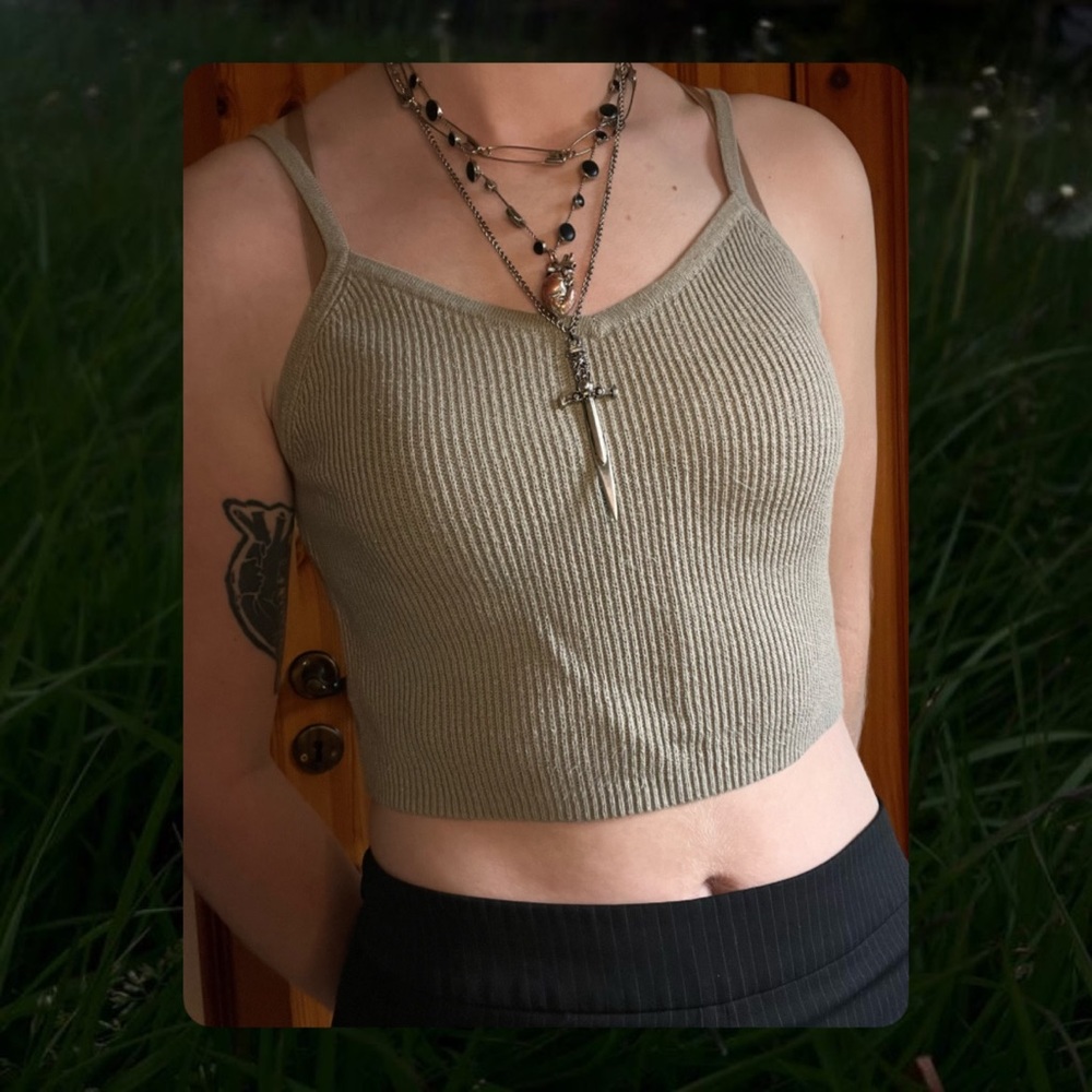 ✪✪✪ Sage Green Knit Cropped Tank Top